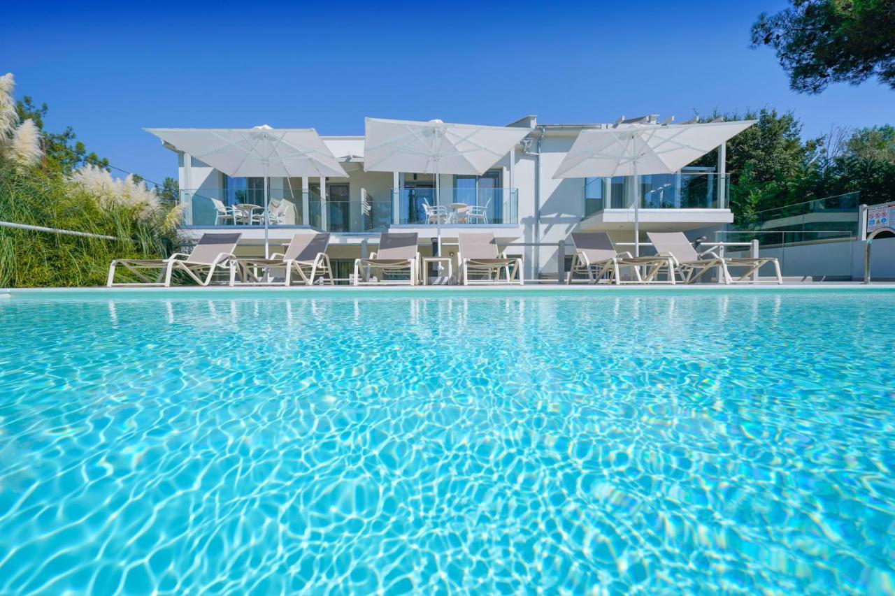 The Elegant Apartments Потос Екстериор снимка